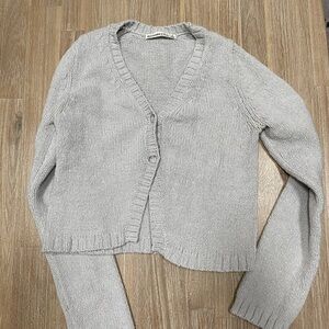 Abercrombie & Fitch Light Gray V-Neck Cropped Cardigan